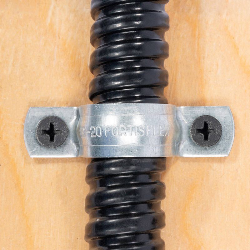 Скоба крепежная двухлапковая СМД d48-50мм метал. оцинк. (уп.50шт) Fortisflex 49609