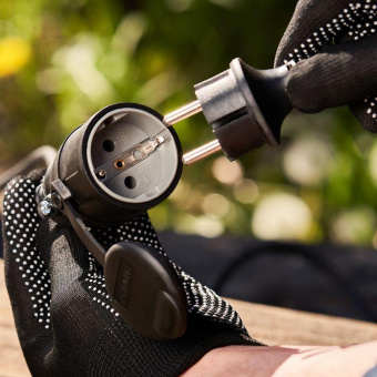 Розетка переносная влагозащ. с крышкой с/з 16А IP44 каучук Rexant 111-004