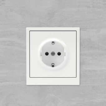 Розетка силовая KANT 2P+E защ. шторки бел. магнолия DKC 7000003