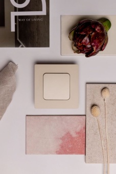 Рамка 1-м СП FLITE РУ-1-К-ФлСл сливочный IEK FI-M12-32-20-K86