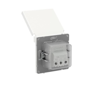 Розетка силовая KANT IP44 2P+E защ. шторки с крышкой бел. магнолия DKC 7000013