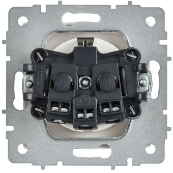 Розетка BRITE РС14-1-0-БрАБ 16А с заземл. защ. шторки механизм арктич. бел. IEK BR-R14-16-K91