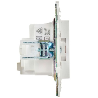 Розетка SKANDY 16А с заземл. защ. шторки безвинт. крепл. SK-R06W арктич. бел. IEK SK-R14-16-1-K01