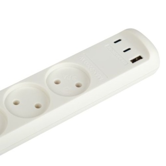Удлинитель электрический U-3-1.5m-USB-W 3 розетки + 3xUSB A+C 1.5м 10А бел. Эра Б0069075